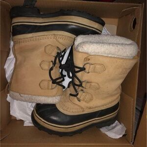 Sz 2 kids Sorels winter boots